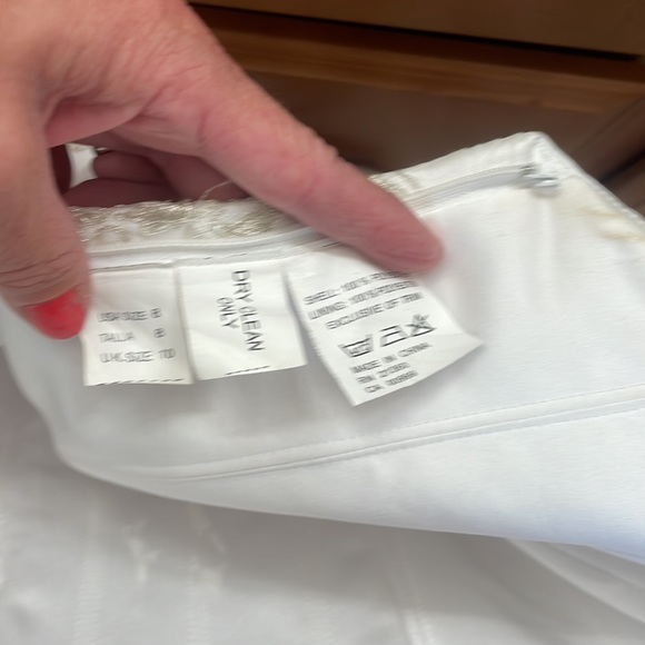 Wedding dress used with extra material, beading and detachable straps - Picture 10 of 12